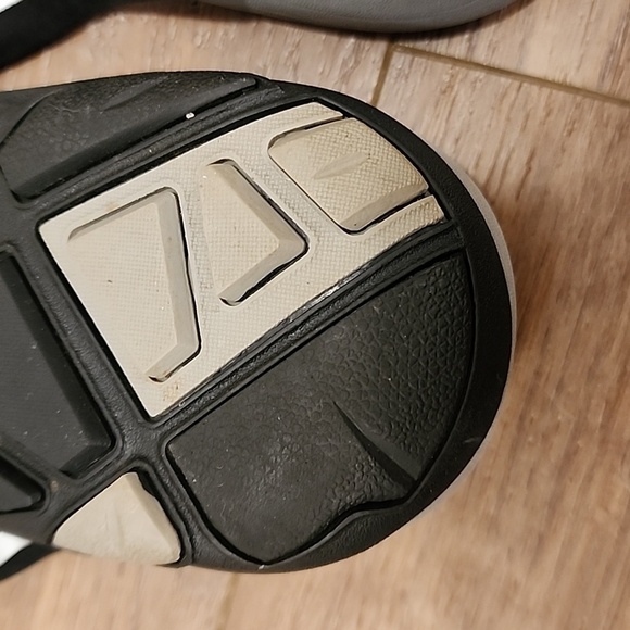 Vionic Men's Flip Flops Black, Gray and Silver size 10 - Picture 9 of 11